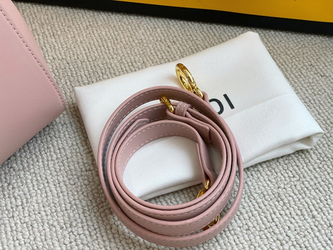 Luxury  Bags Fendi 131