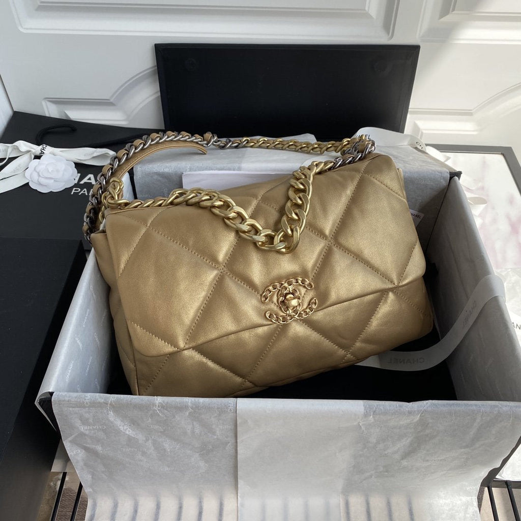 CHANEL 19 Maxi Flap Bag