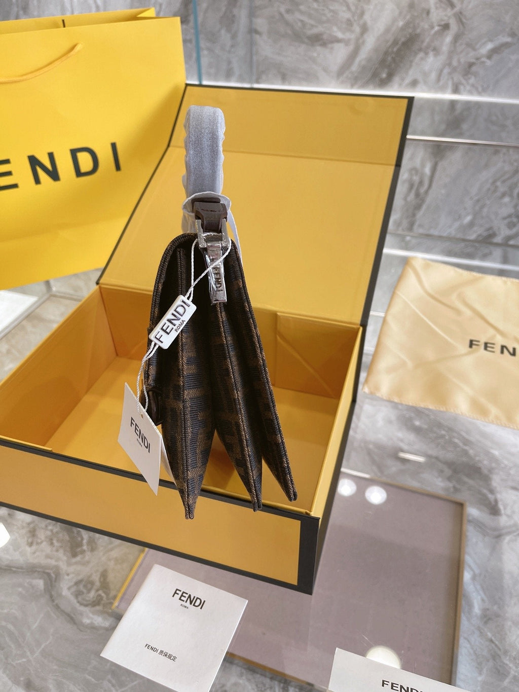 Luxury  Bags Fendi 125