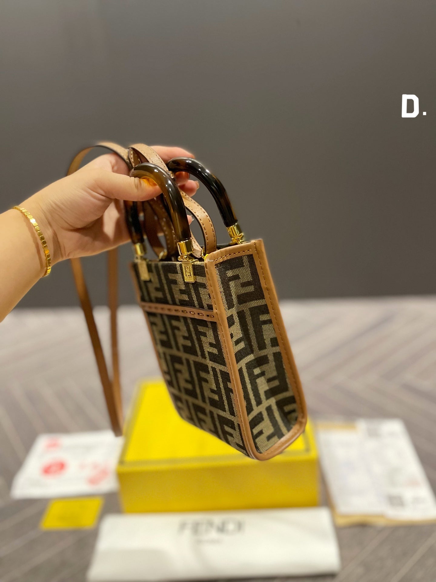 Luxury  Bags Fendi 272