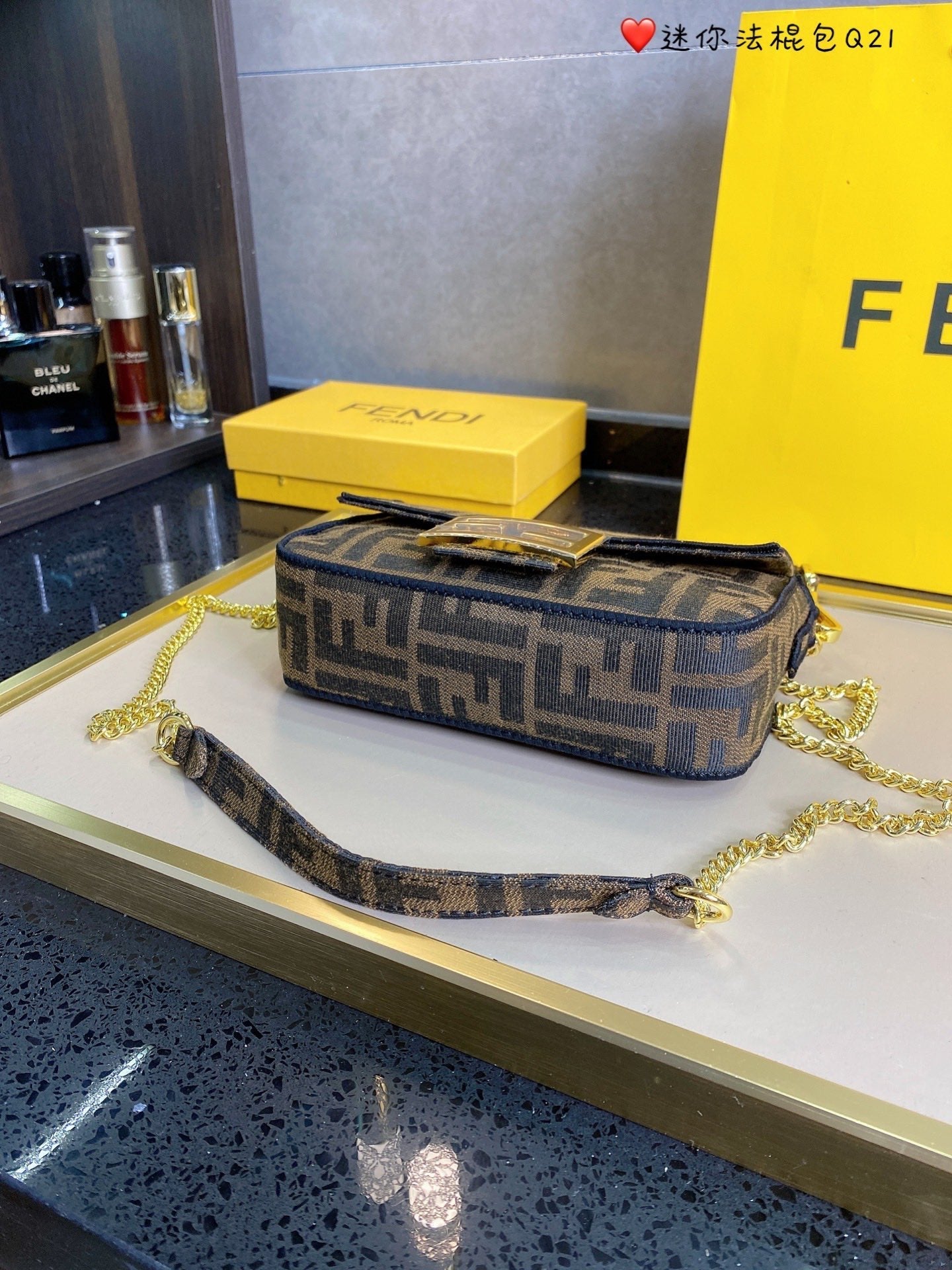 Luxury  Bags Fendi 135