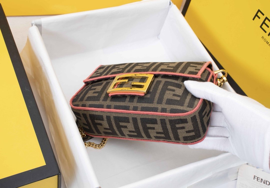Designer Handbags Fendi 163