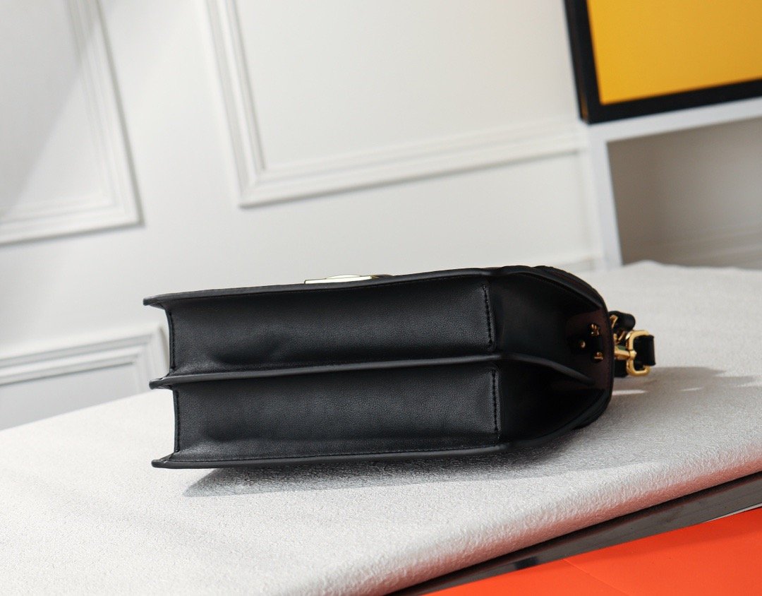 Luxury  Bags Fendi 072