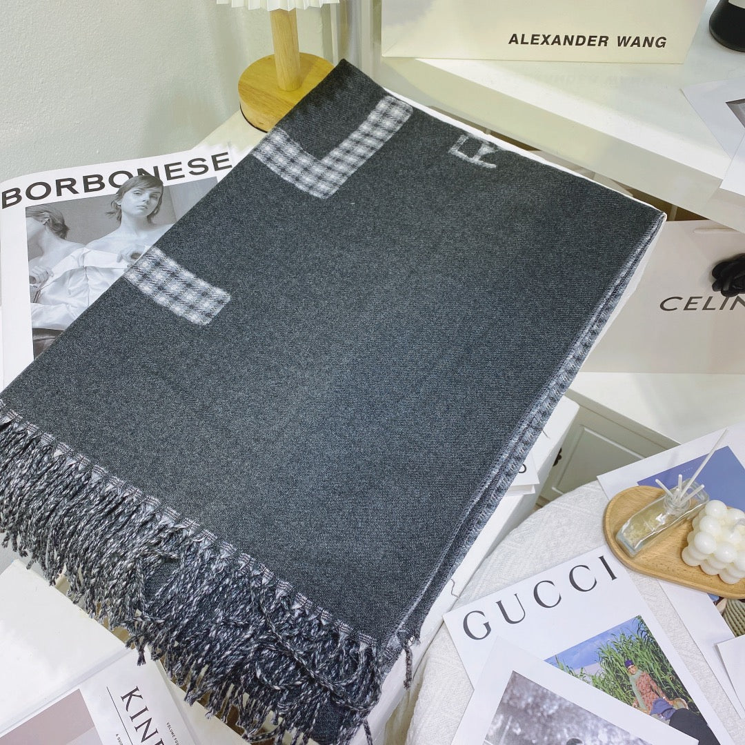 Luxury Fendi  Scarf 001