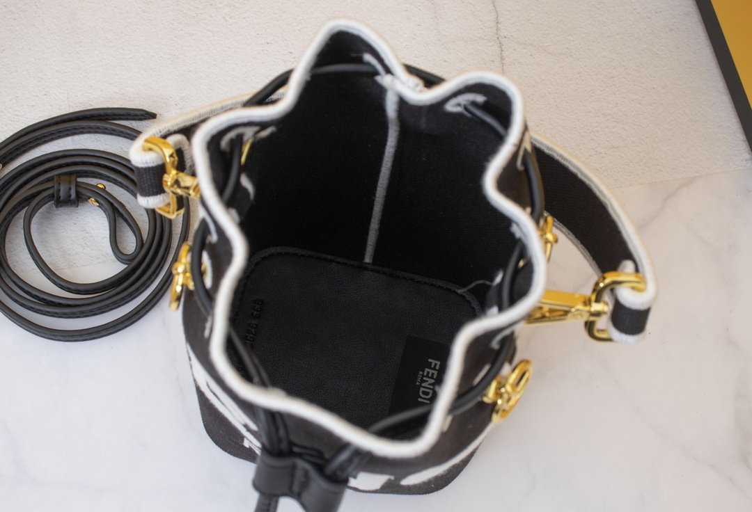 Designer Handbags Fendi 049