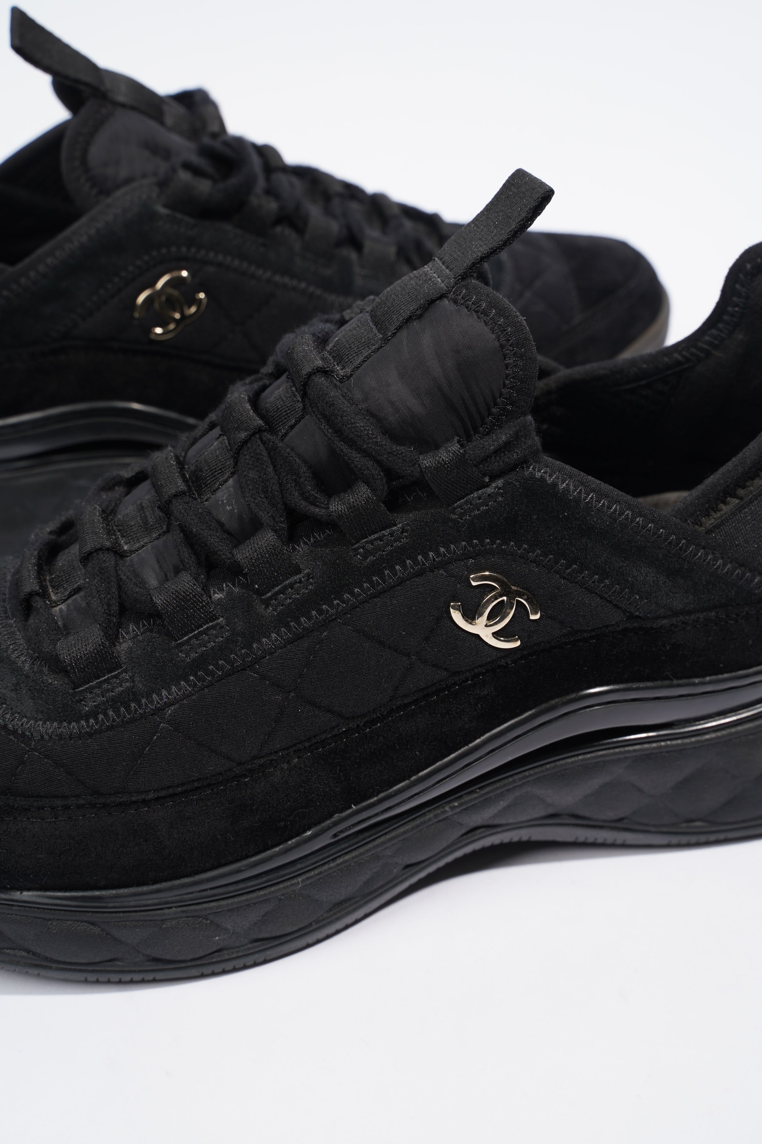 Chanel CC Logo Sneaker Black Canvas EU 39 UK 6