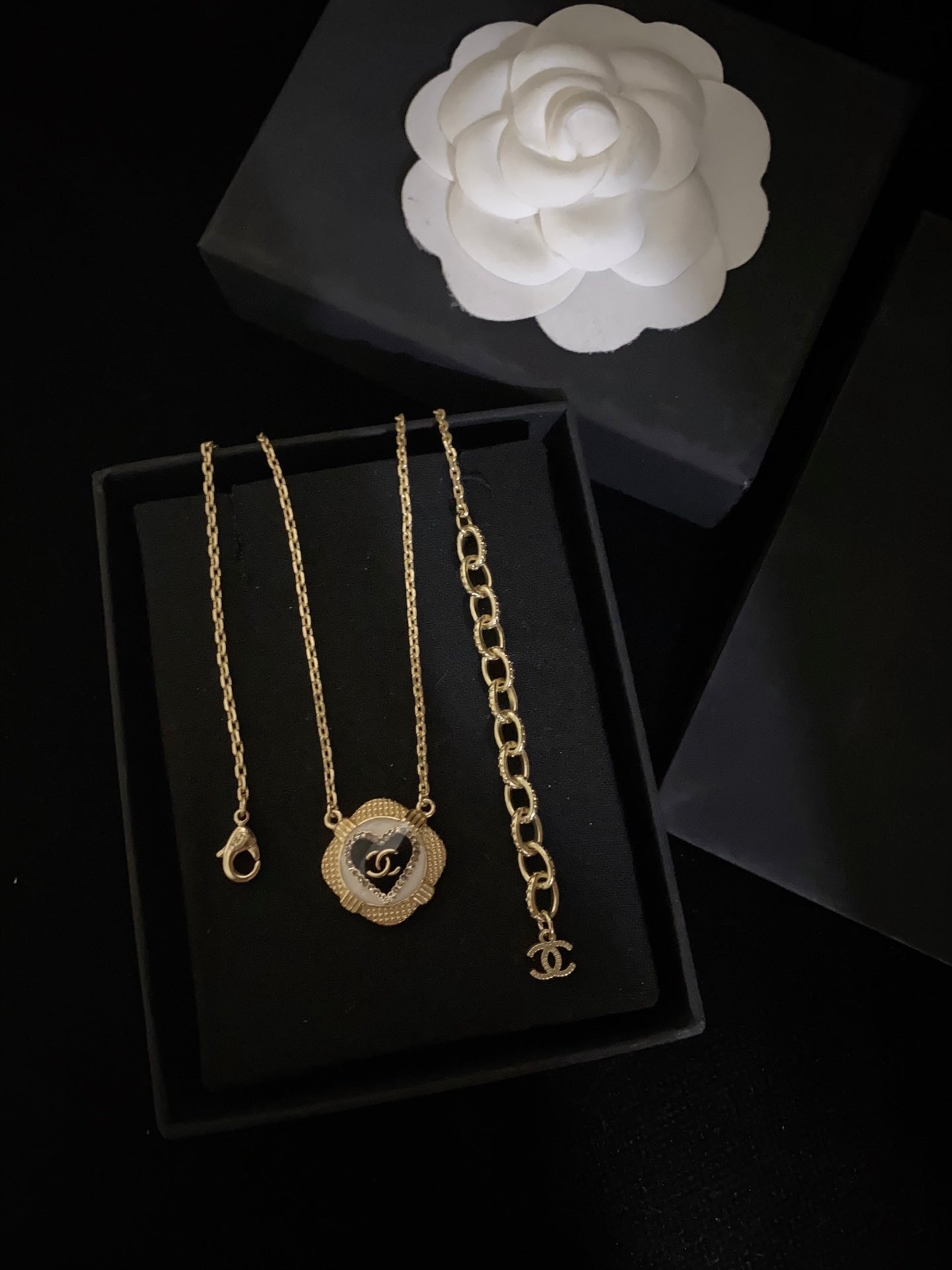 BG - Holiday Necklace chanel037