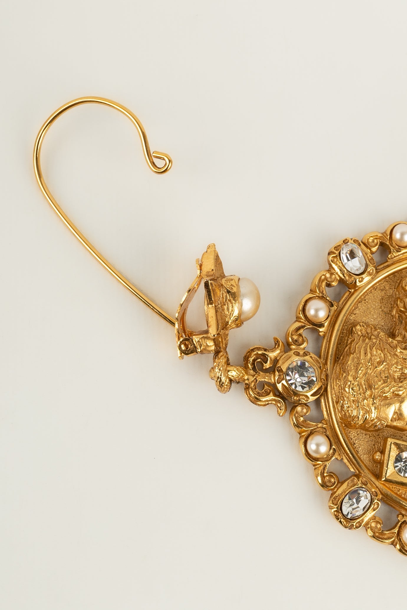 Boucle d'oreille Christian Dior Haute Couture circa 90