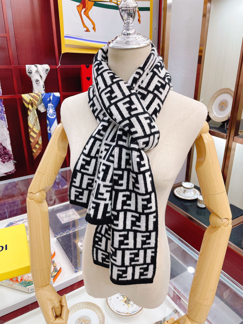 Luxury Fendi  Scarf 004