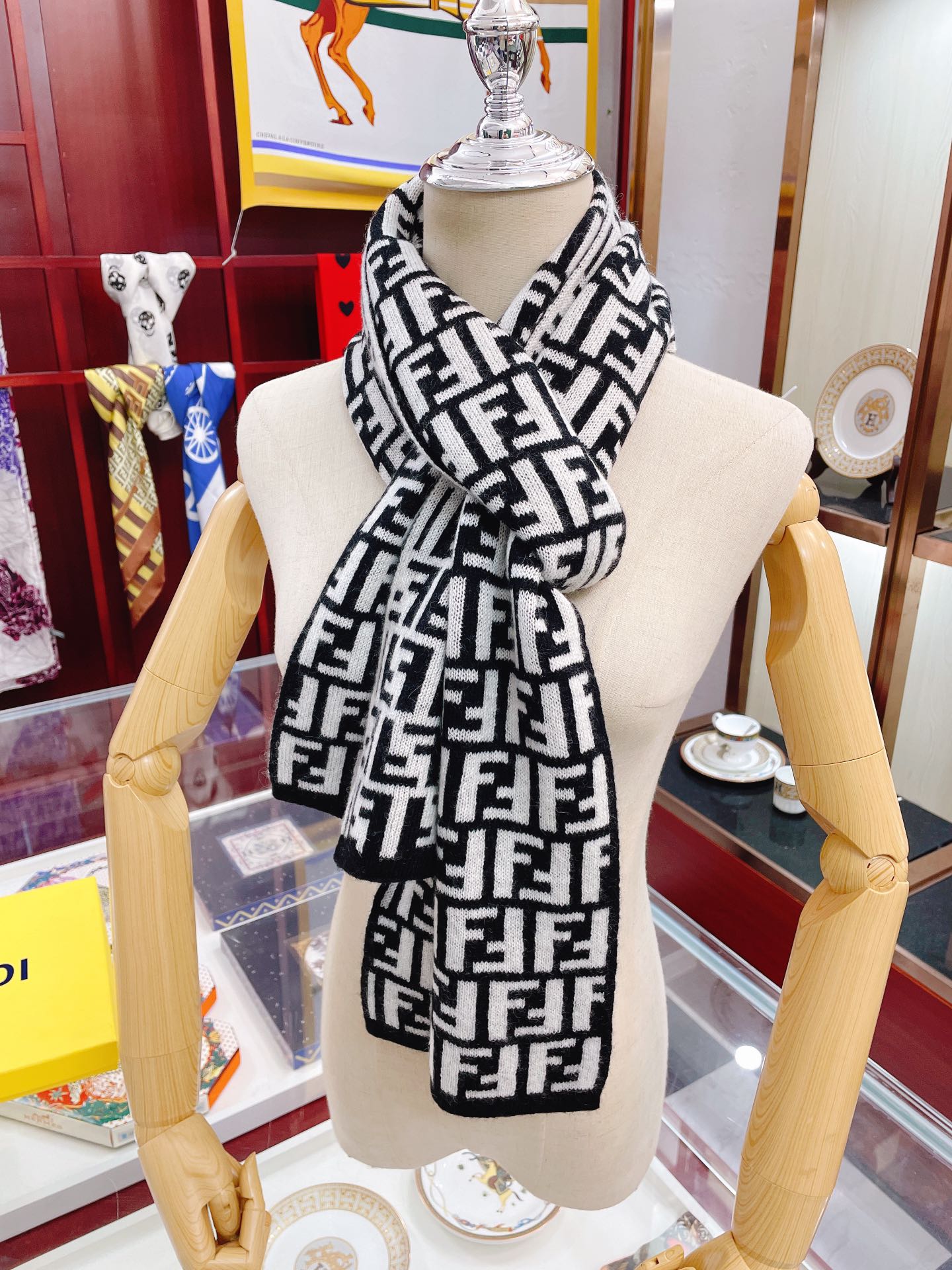 Luxury Fendi  Scarf 004