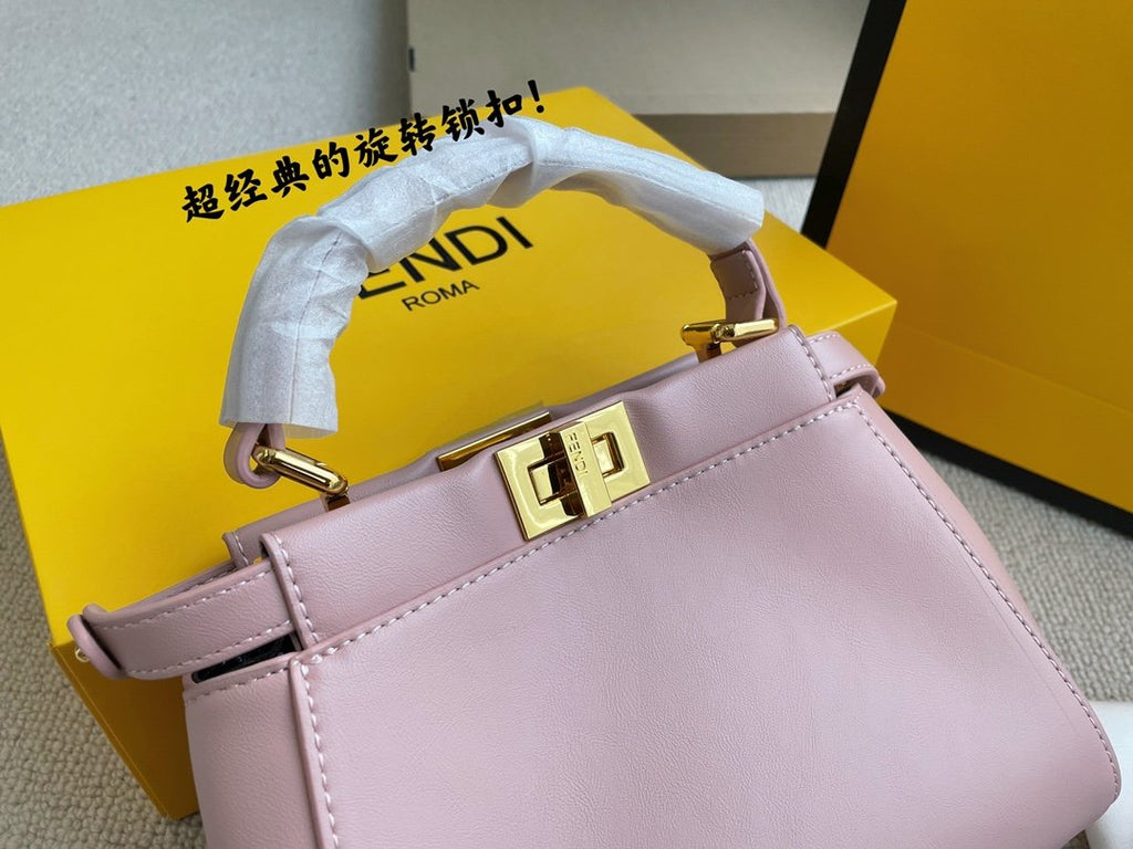 Luxury  Bags Fendi 131
