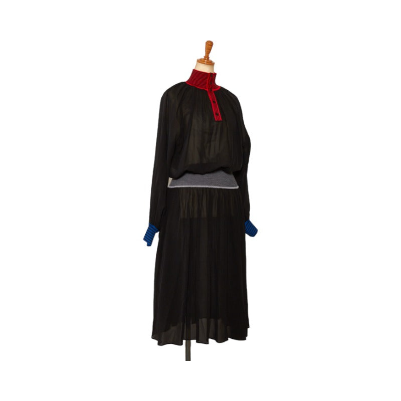 Louis Vuitton Border One Piece Size: 34 Black Red Blue Silk  Louis Vuitton