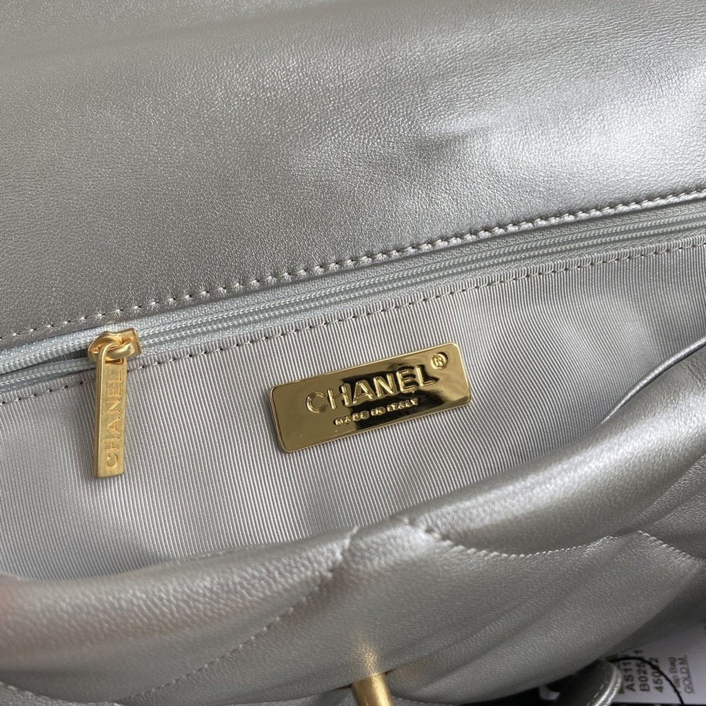 CHANEL 19 Maxi Flap Bag