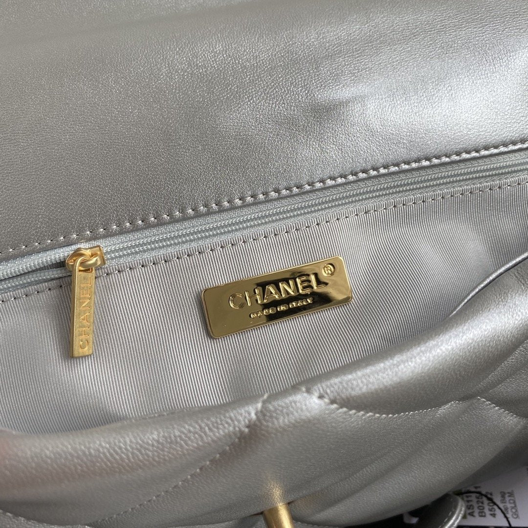 CHANEL 19 Maxi Flap Bag