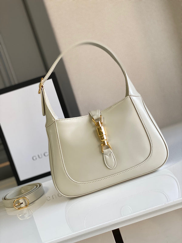 Gucci   Luxury Bags  1050