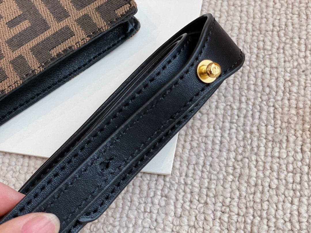 Luxury  Bags Fendi 130