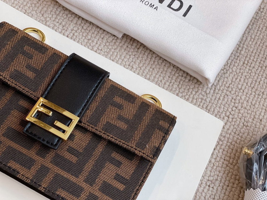 Luxury  Bags Fendi 130