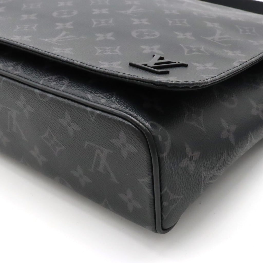 LOUIS VUITTON Louis Vuitton Monograms Messengers District MM NM Shoulder Bag Slip Shoulder M44001