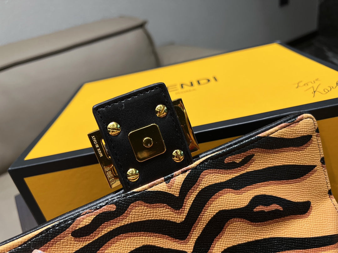 Luxury  Bags Fendi 251