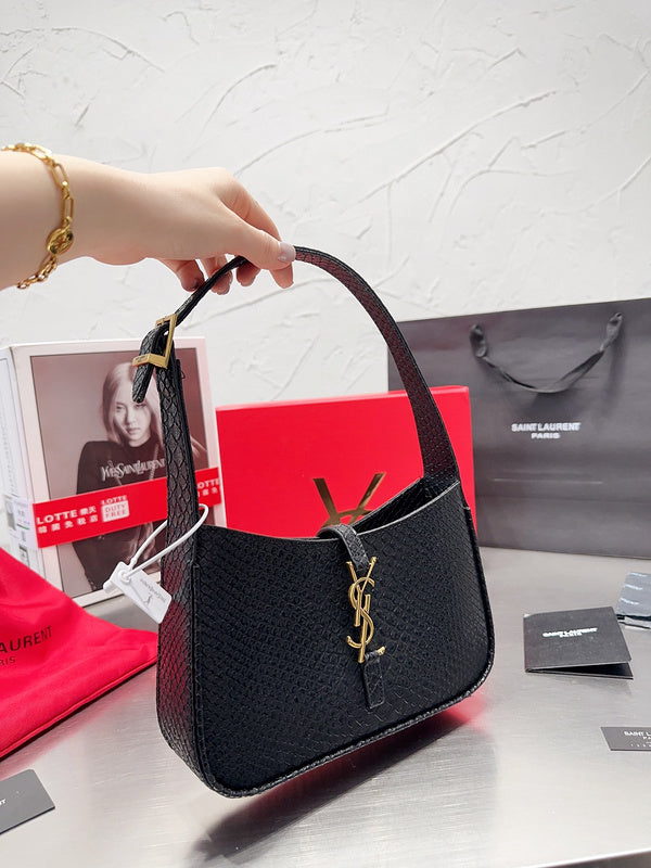 Luxury - Gucci Bags - 139