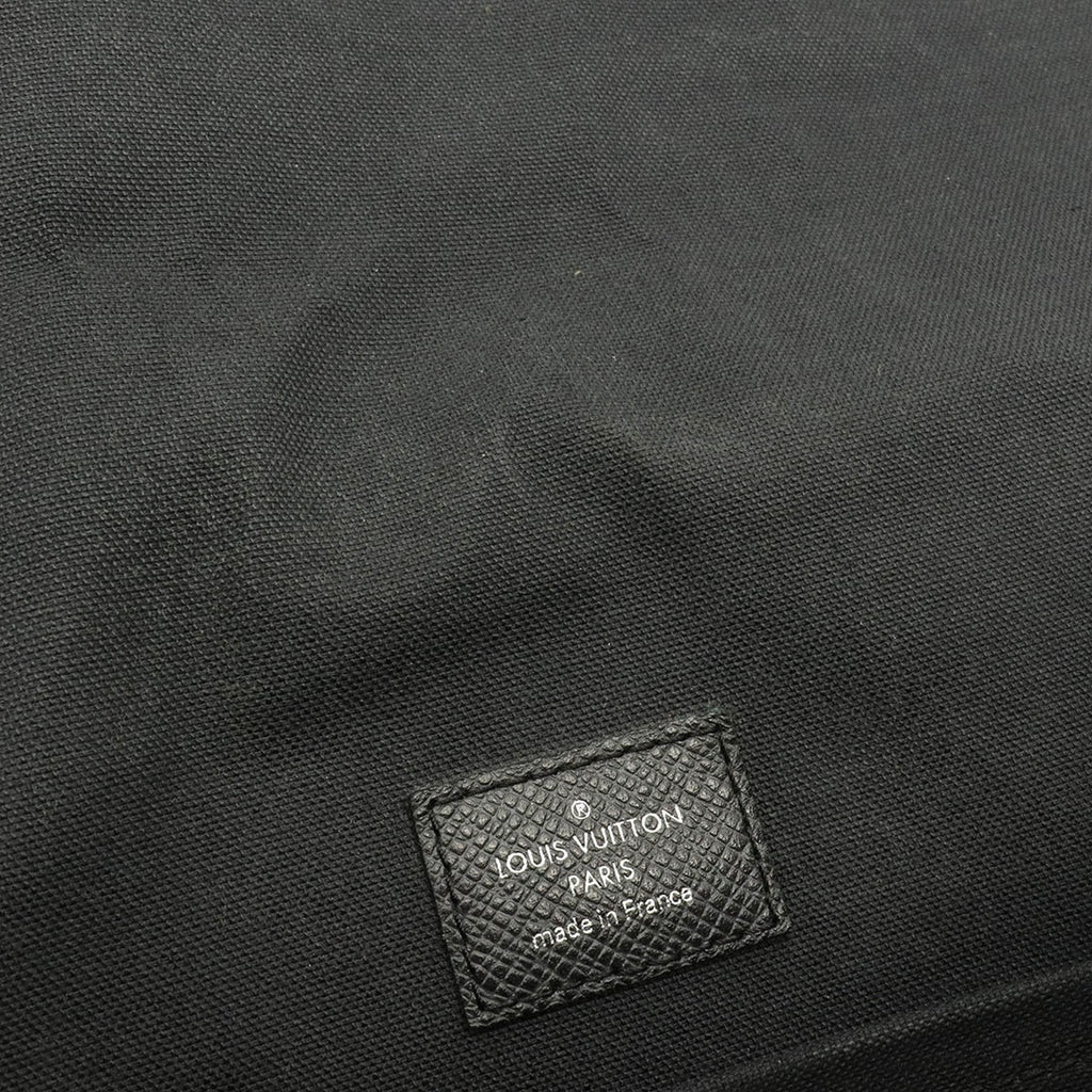 Louis Vuitton Black Leather Messenger shoulder bag