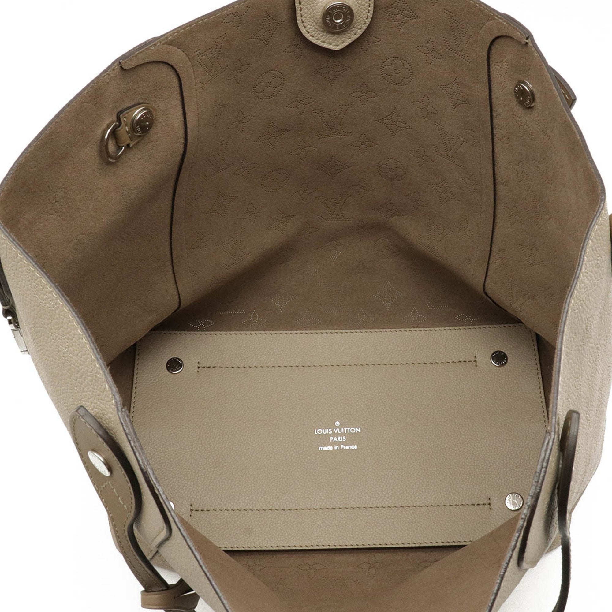 Louis Vuitton Beige Leather Mahina handbag bag