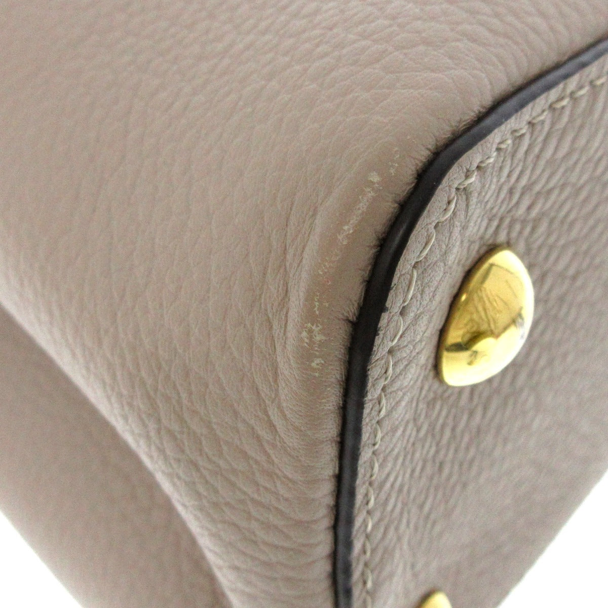 Louis Vuitton Beige Leather Capucines handbag bag