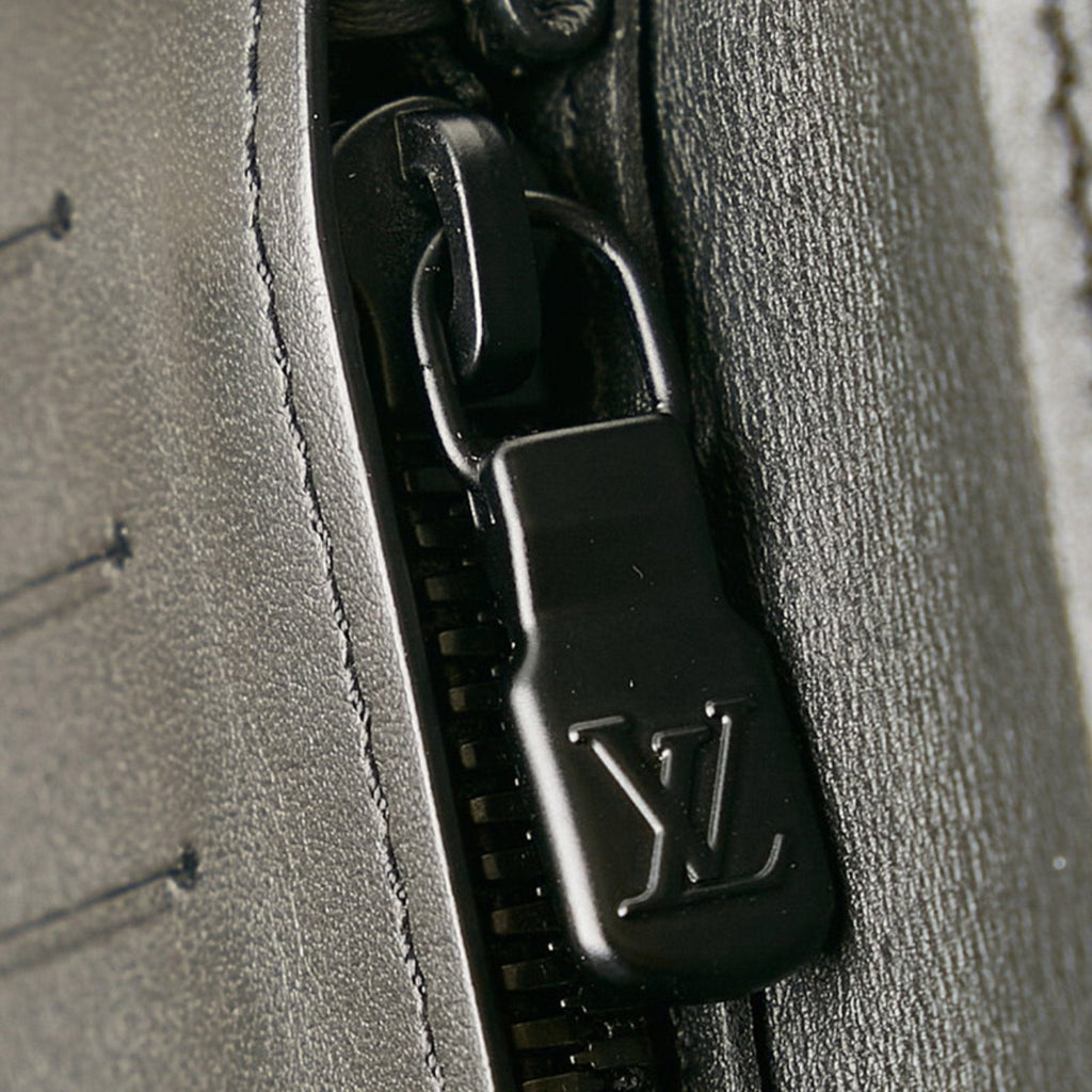 Louis Vuitton Black Leather Brazza wallet accessories