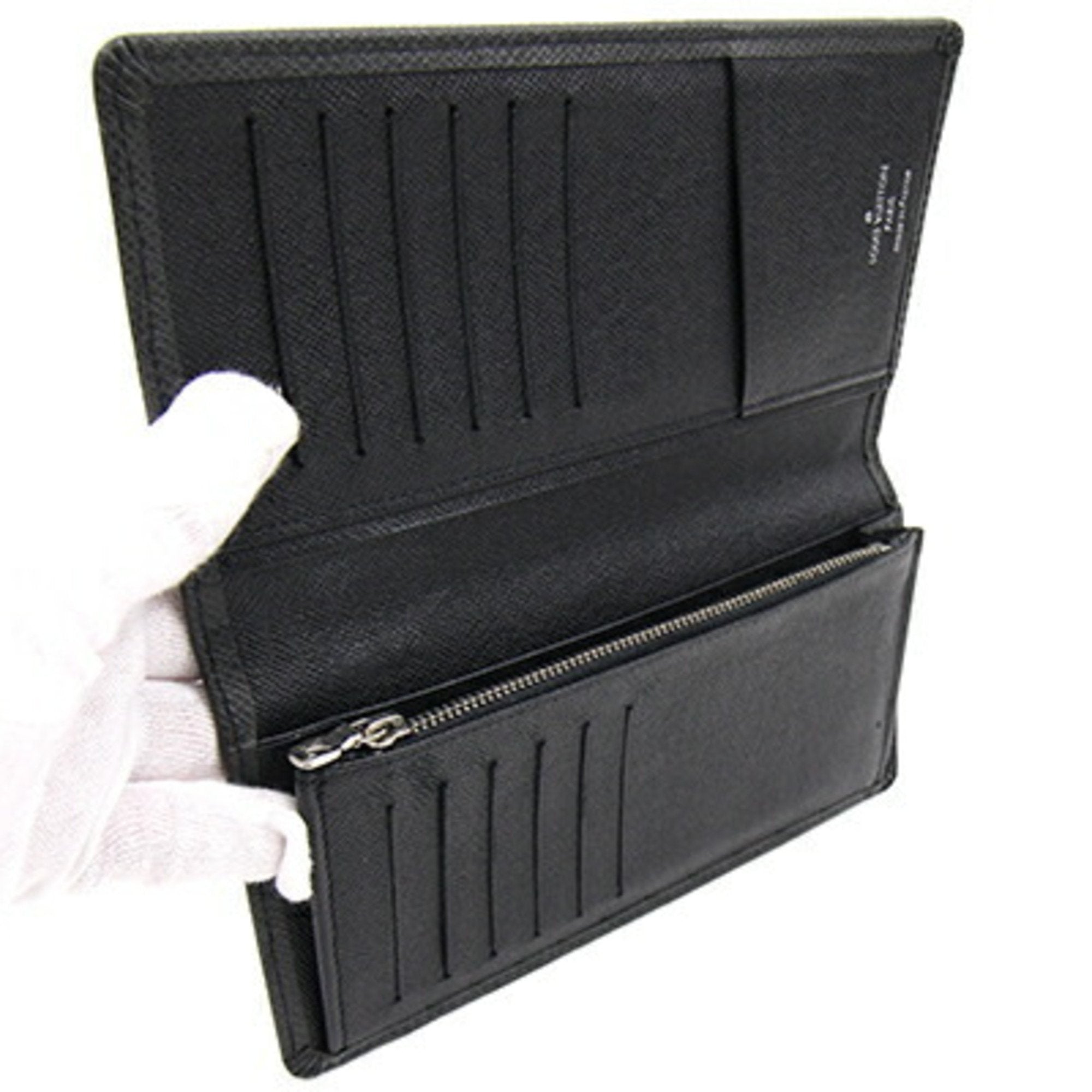 Louis Vuitton Black Leather Brazza (cuir Ta√Øga) wallet accessories