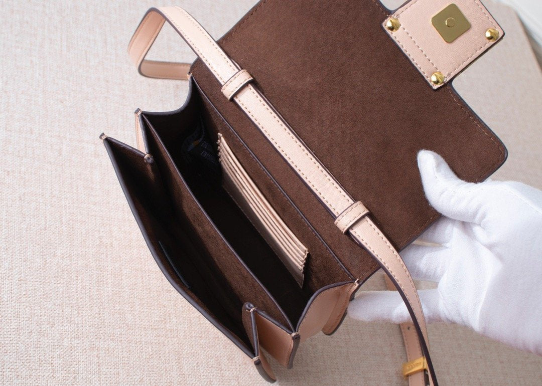 Designer Handbags Fendi 077