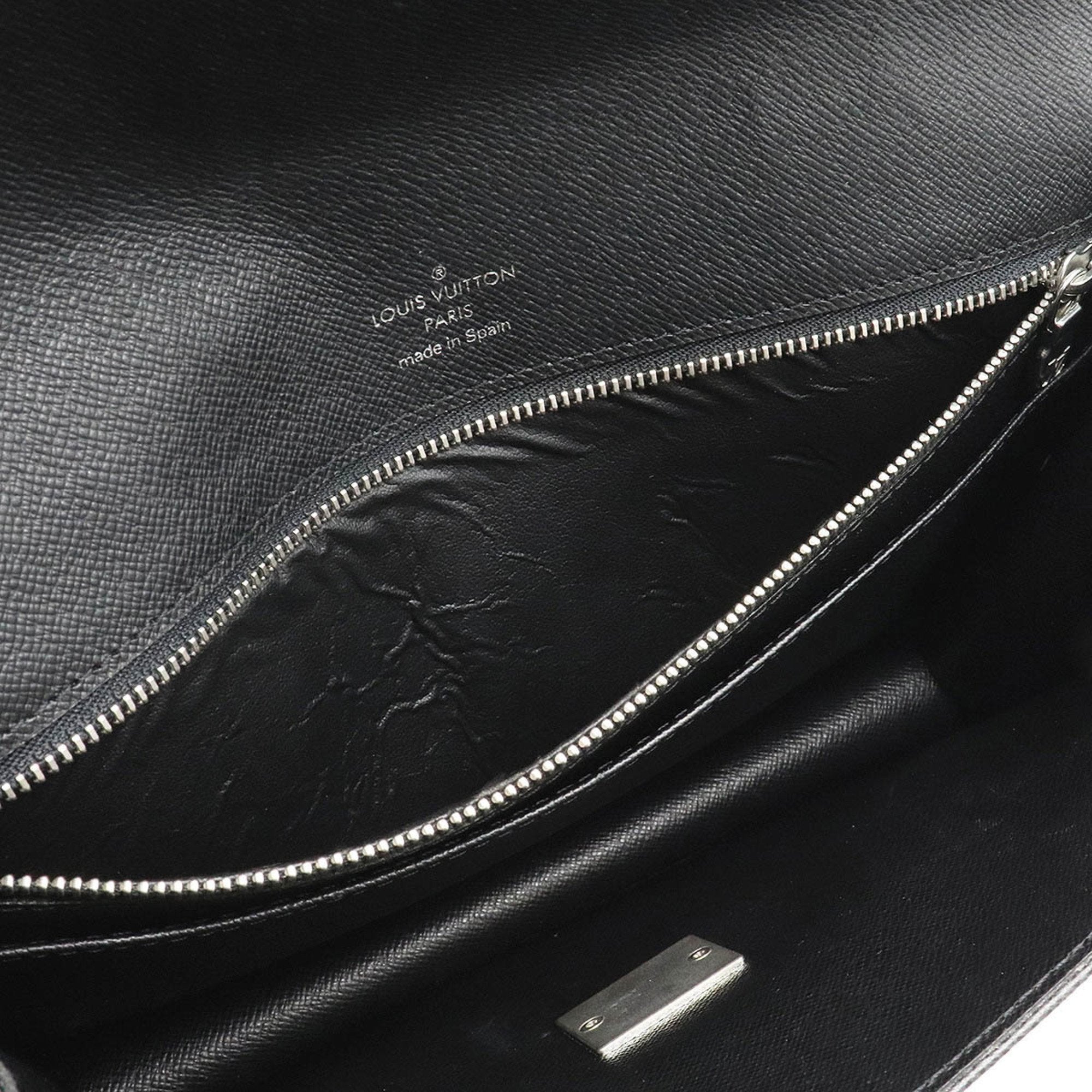 Louis Vuitton Black Leather Selenga clutch bag