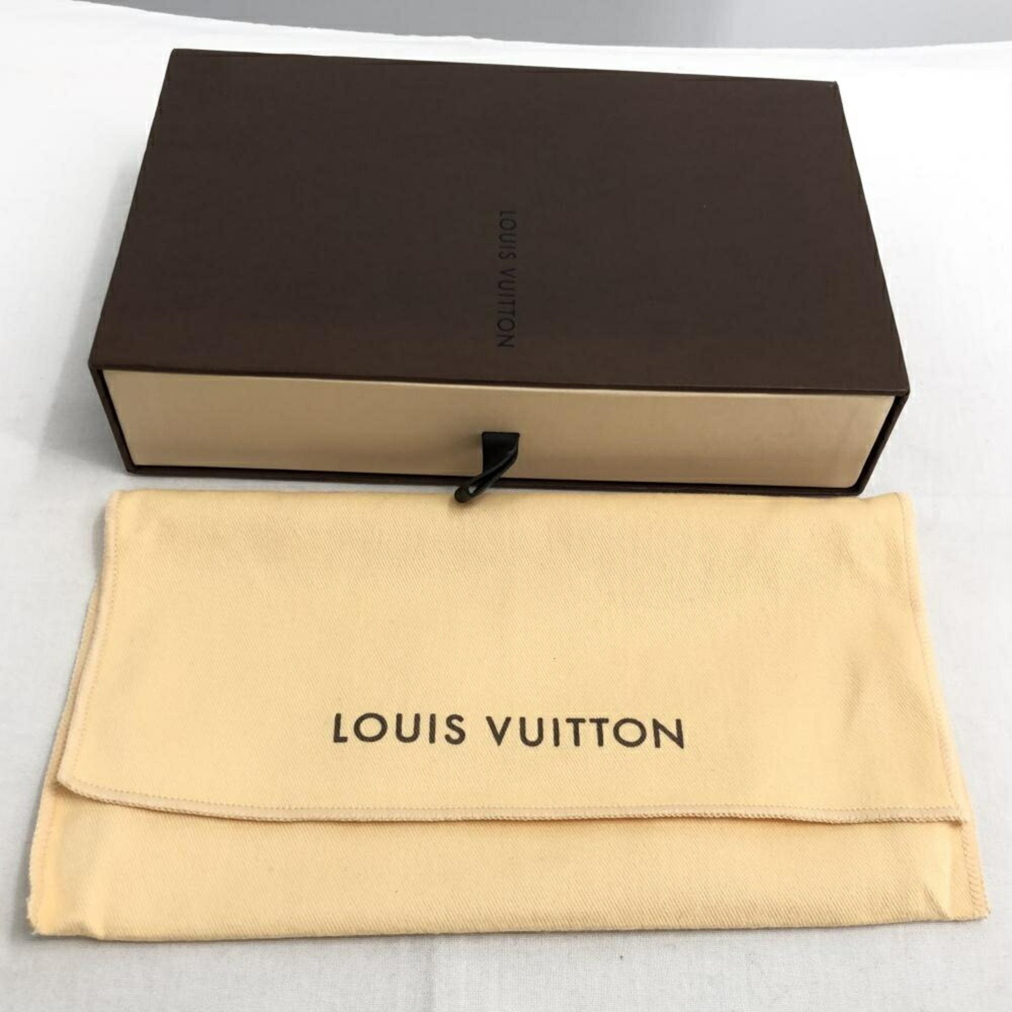 Louis Vuitton Black Leather Sarah wallet accessories