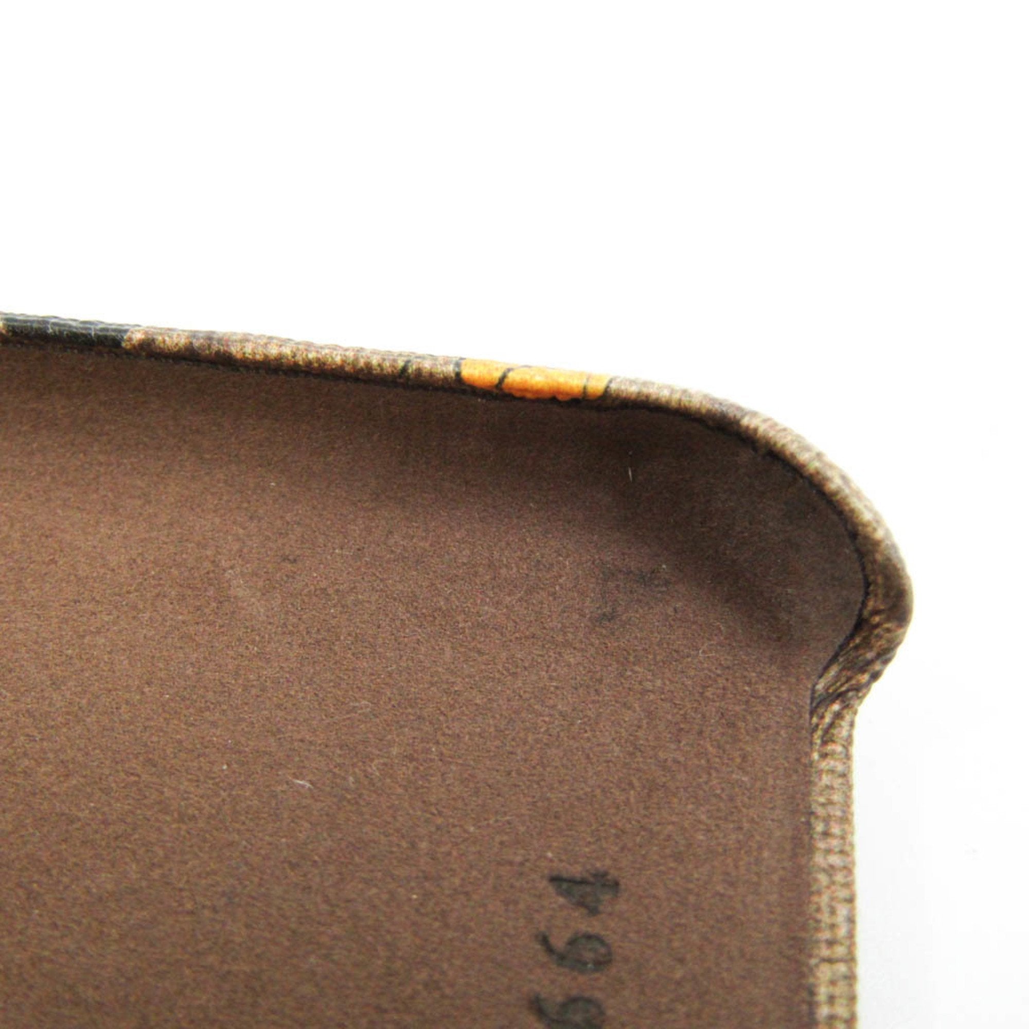Gucci Brown Canvas -- wallet accessories