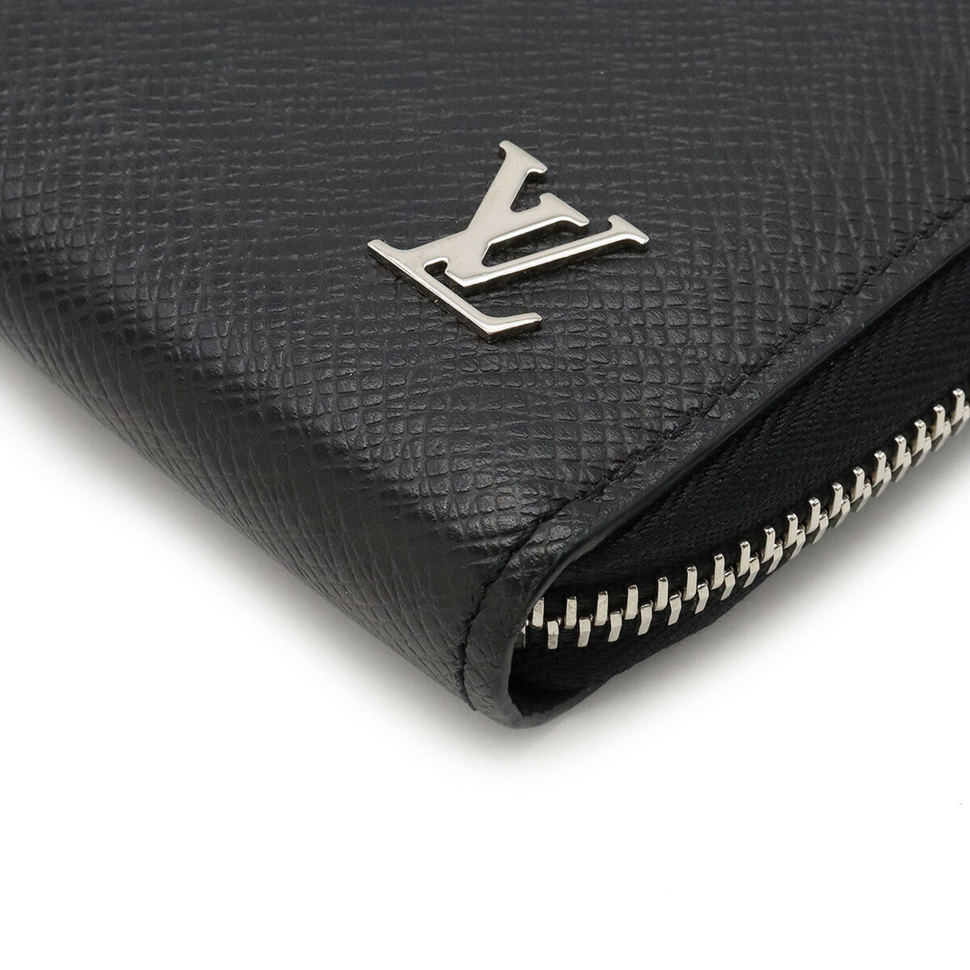 Louis Vuitton Black Leather Zippy Dragonne wallet accessories
