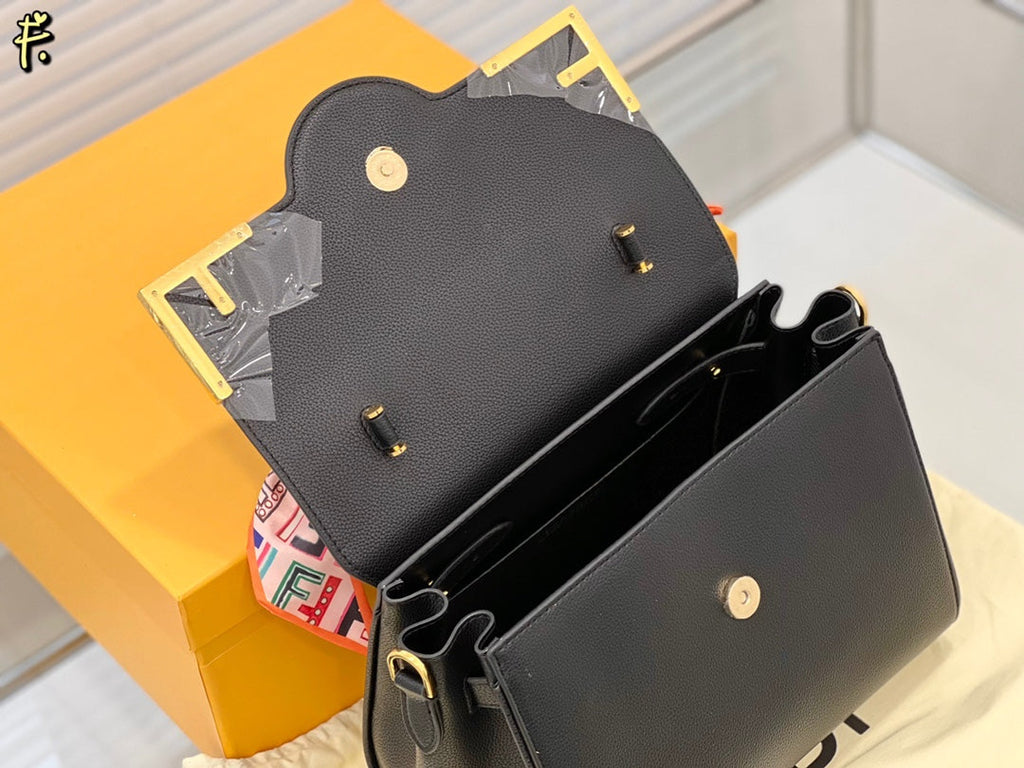 Luxury  Bags Fendi 246