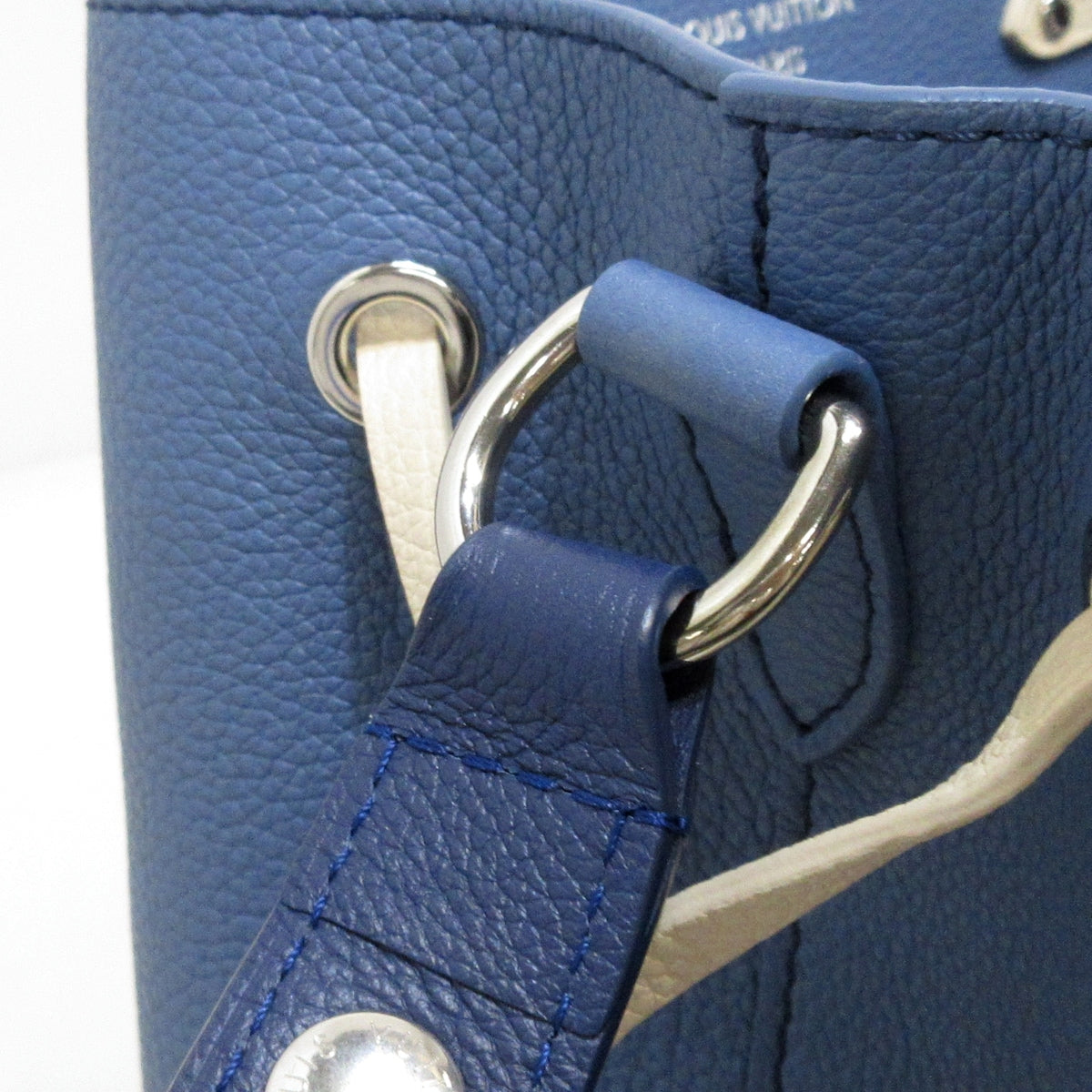 Louis Vuitton Blue Leather Lockme shoulder bag