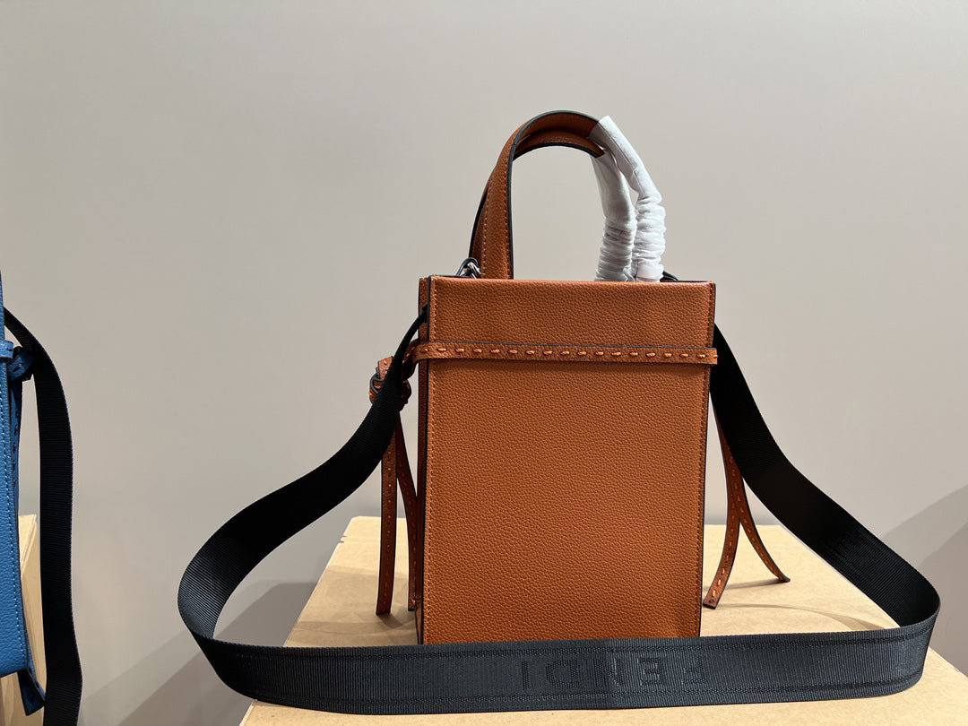 Luxury Bags Fendi 296