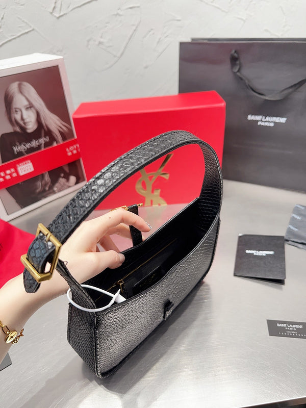 Luxury - Gucci Bags - 139