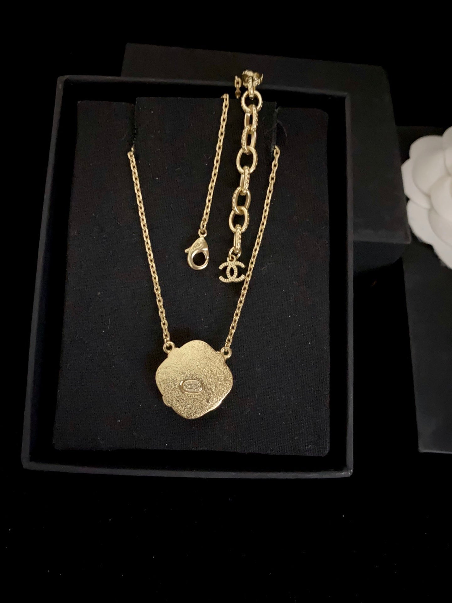 BG - Holiday Necklace chanel037