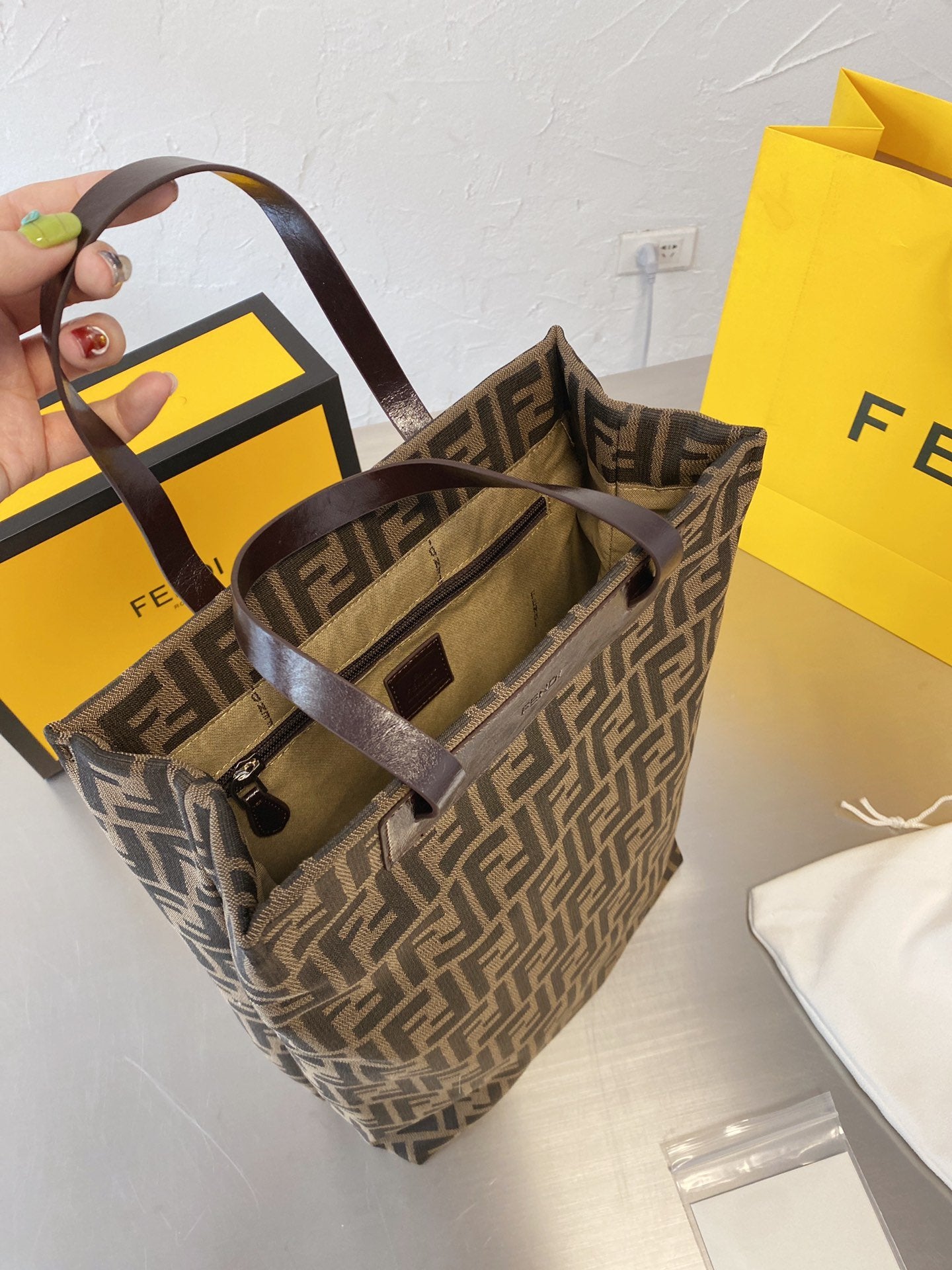 Luxury  Bags Fendi 142