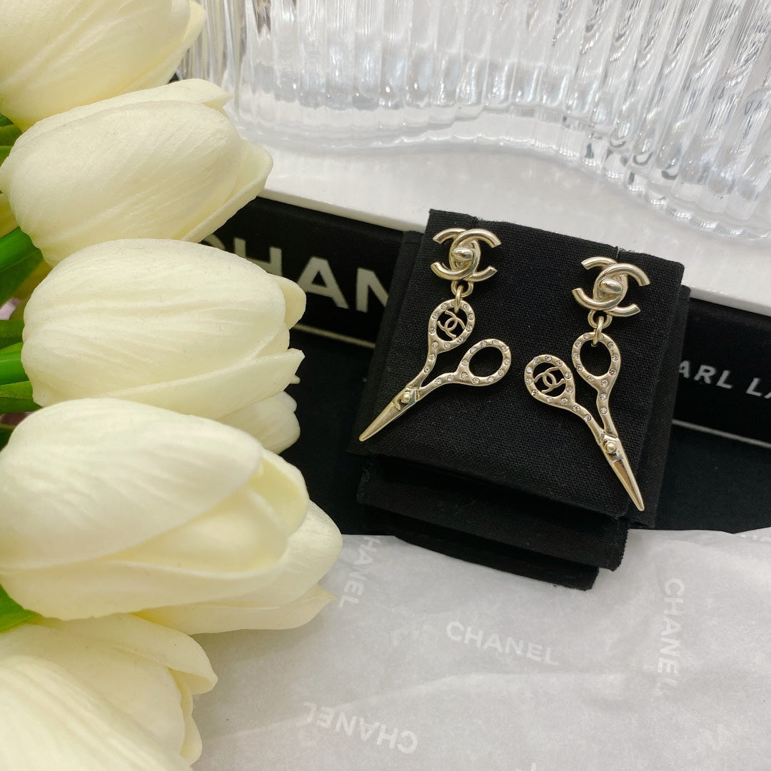 BG - Holiday Earring chanel 005