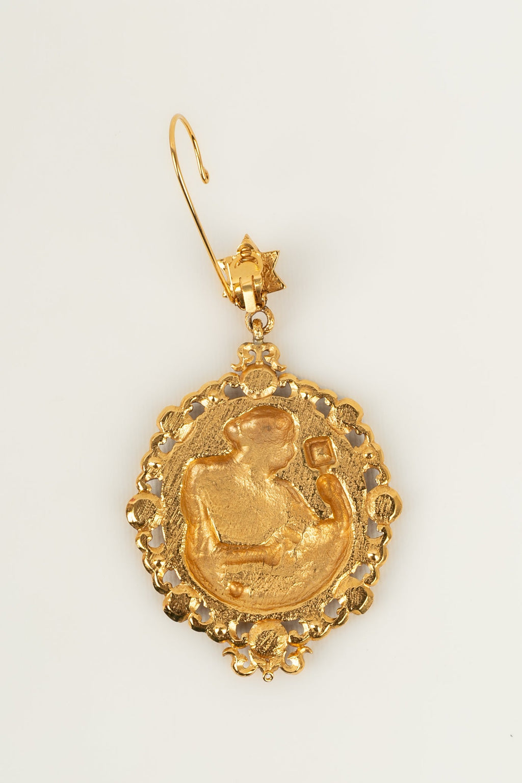 Boucle d'oreille Christian Dior Haute Couture circa 90