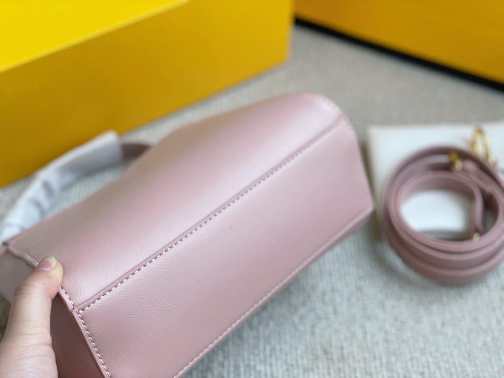 Luxury  Bags Fendi 131