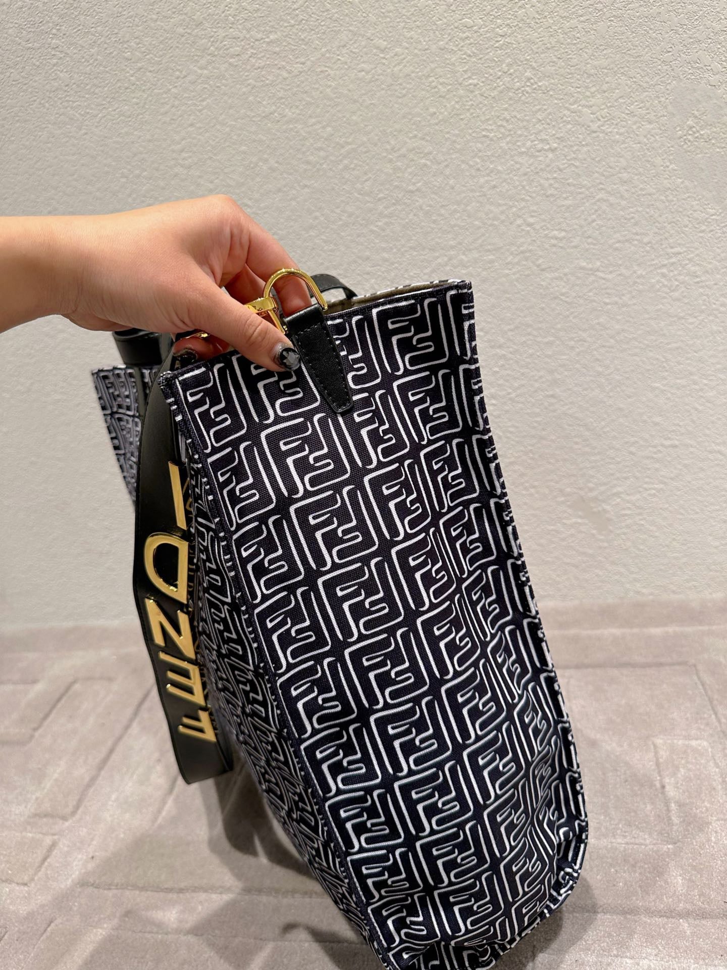 Luxury Bags Fendi 285