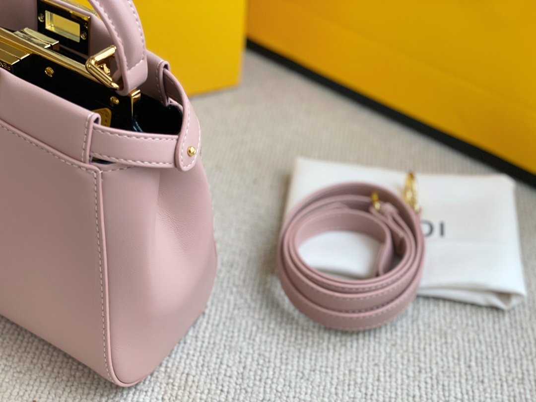 Luxury  Bags Fendi 131