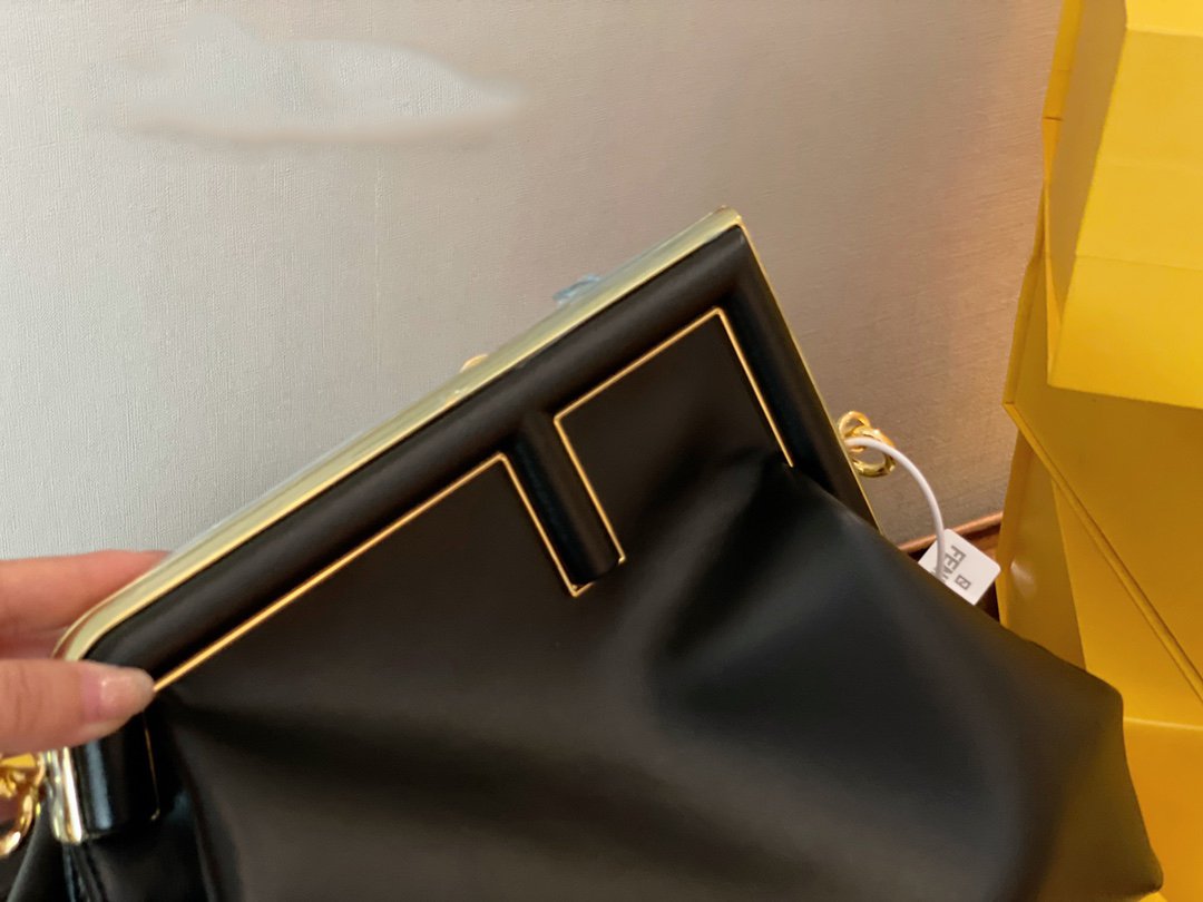 Luxury  Bags Fendi 199