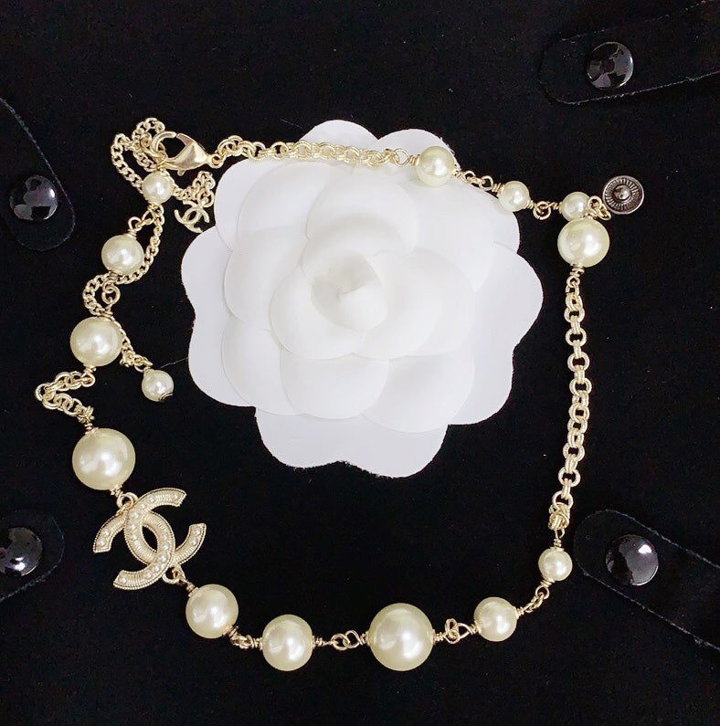 BG - Holiday Necklace chanel050