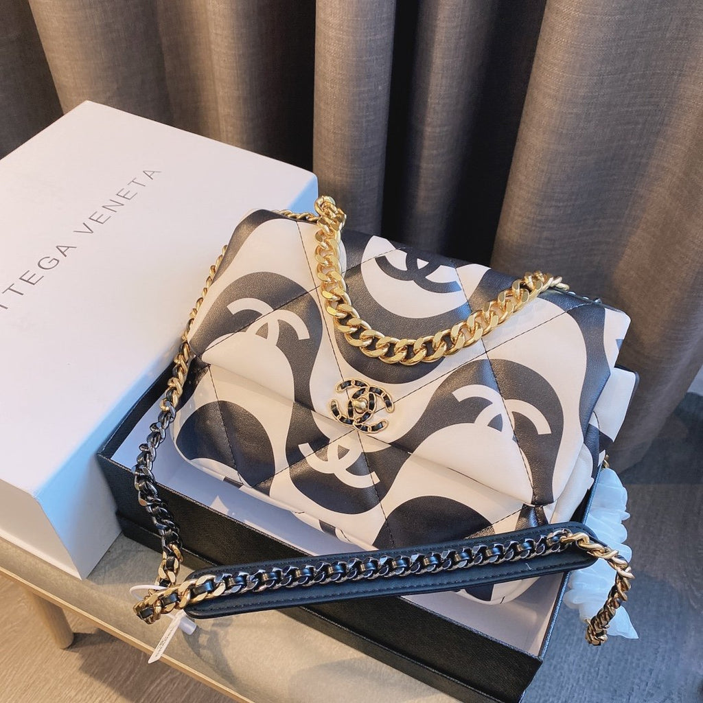 Designer Handbags Chanel 059