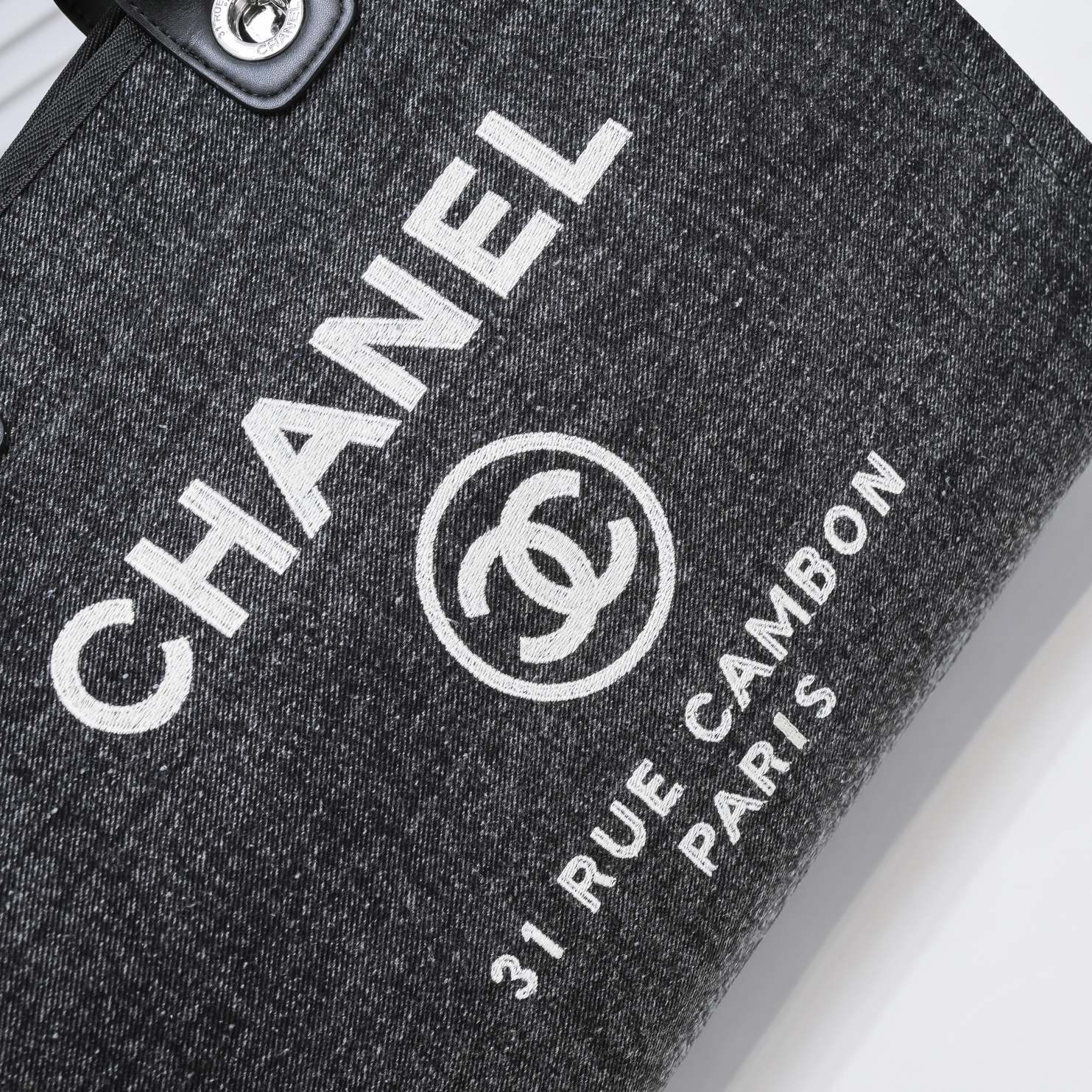 Designer Handbags Chanel 235