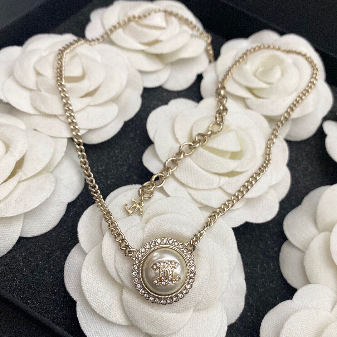 BG - Holiday Necklace chanel034